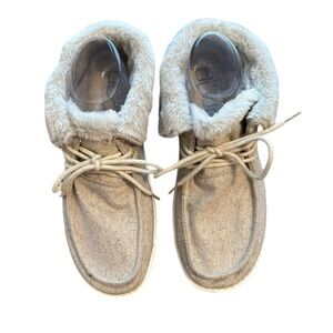 Hey Dude Britt Women's Faux Fur Lined Cream Bootie Size 10